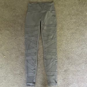 Lululemon mesh leggings size 6